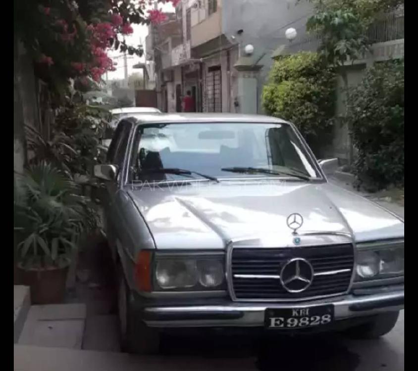Mercedes Benz 200 D 1977 for Sale in Lahore Image-1