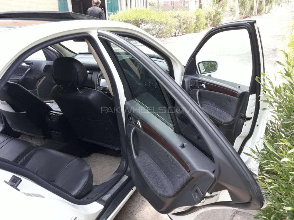 Mercedes Benz C Class 2004 for Sale in Peshawar Mercedes Benz C Class 2004 for Sale in Peshawar Image-3
