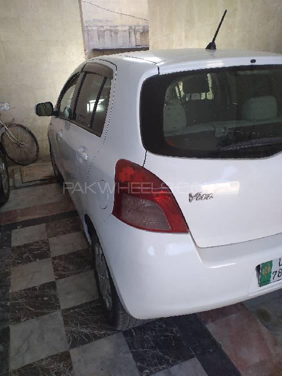 Toyota Vitz 2007 for Sale in Nowshera Image-1