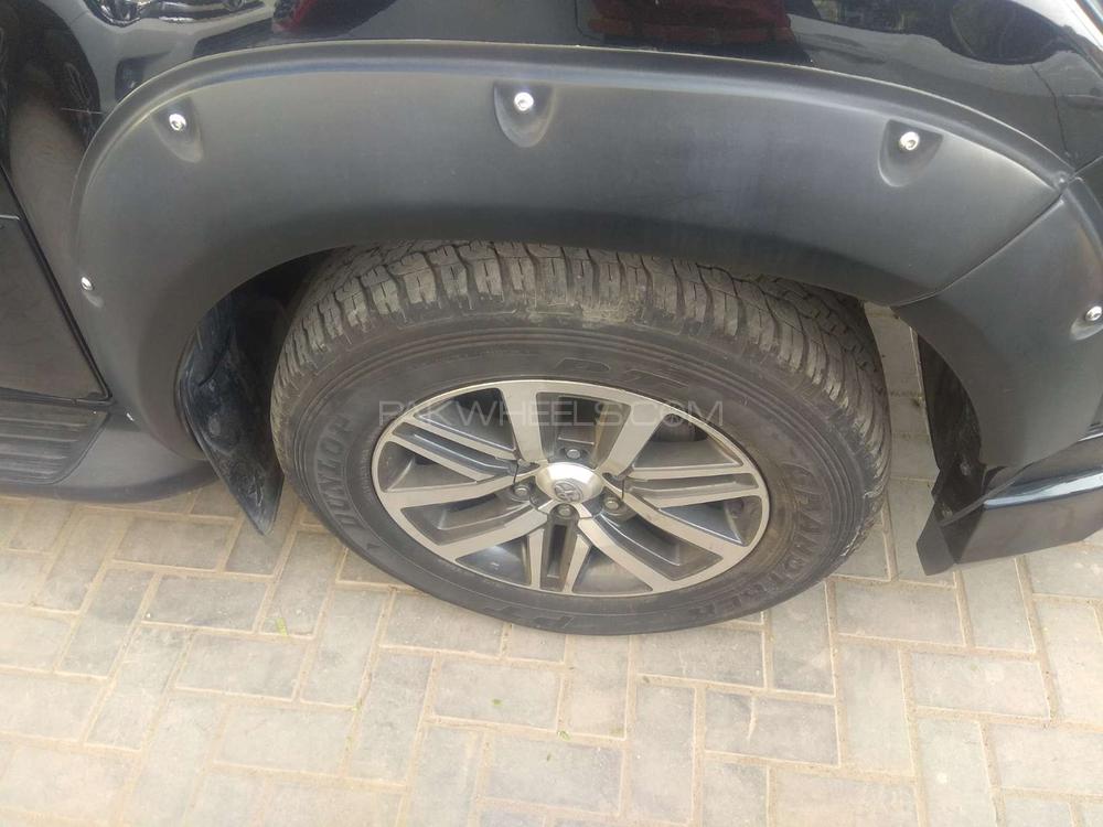 Toyota Hilux 2017 for Sale in Karachi Toyota Hilux 2017 for Sale in Karachi Image-3
