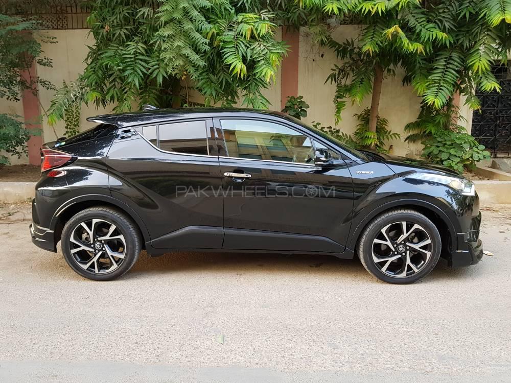 Toyota C-HR 2016 for Sale in Karachi Toyota C-HR 2016 for Sale in Karachi Image-4