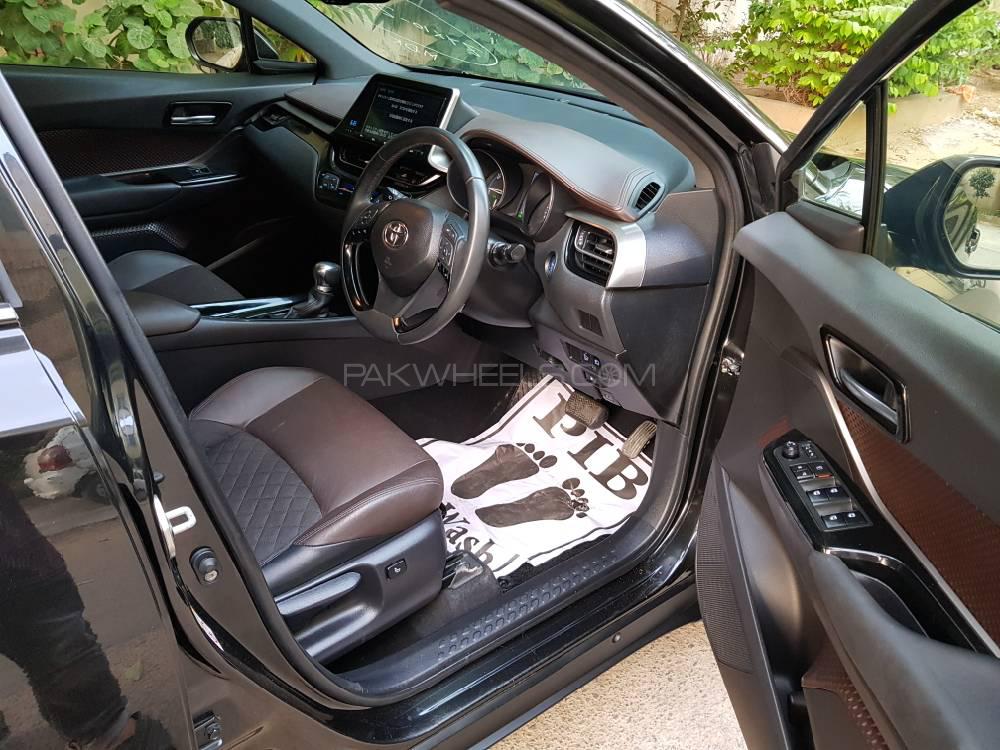 Toyota C-HR 2016 for Sale in Karachi Toyota C-HR 2016 for Sale in Karachi Image-18