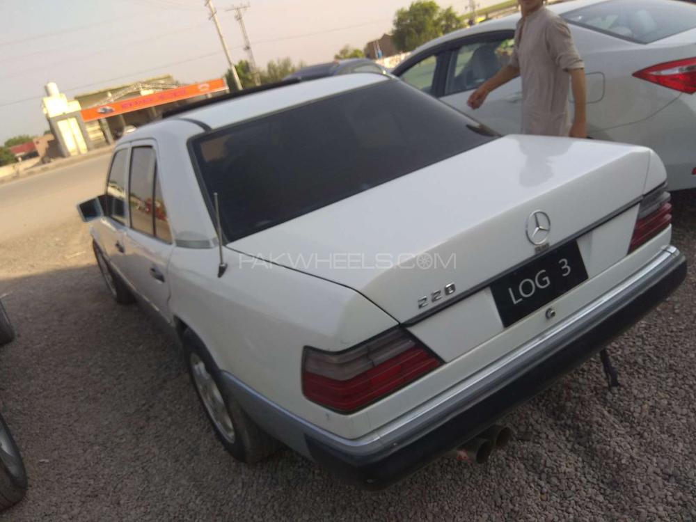 Mercedes Benz E Class 1990 for Sale in Peshawar Mercedes Benz E Class 1990 for Sale in Peshawar Image-3