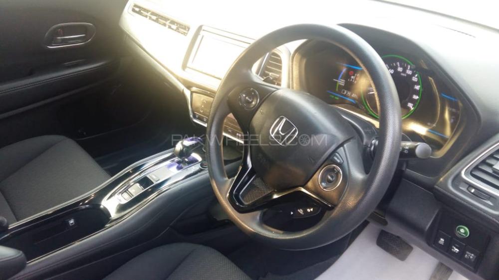 Honda Vezel 2014 for Sale in Abbottabad Image-1