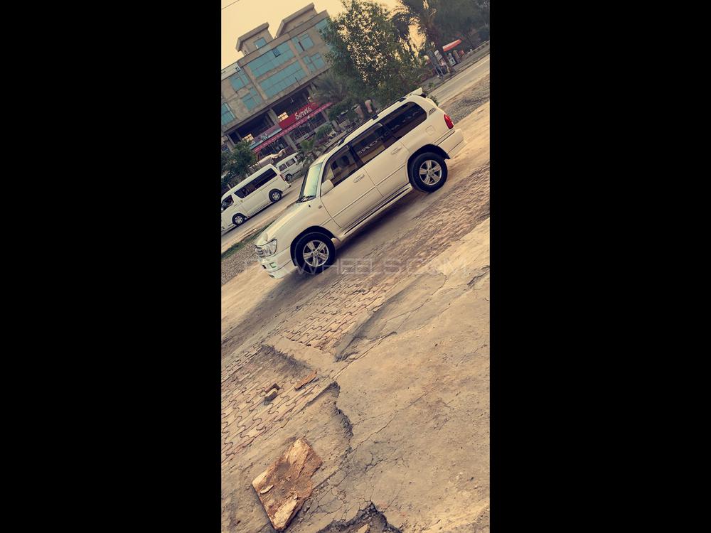 ٹویوٹا لینڈ کروزر 2006 for Sale in گجرات ٹویوٹا لینڈ کروزر 2006 for Sale in گجرات Image-2