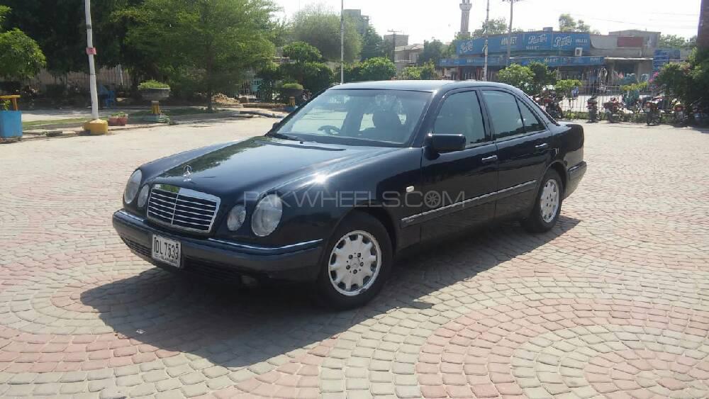 Mercedes Benz E Class 1996 for Sale in Faisalabad Image-1