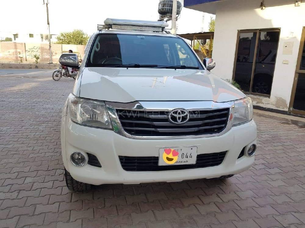 Toyota Hilux 2012 for Sale in Jhang Image-1