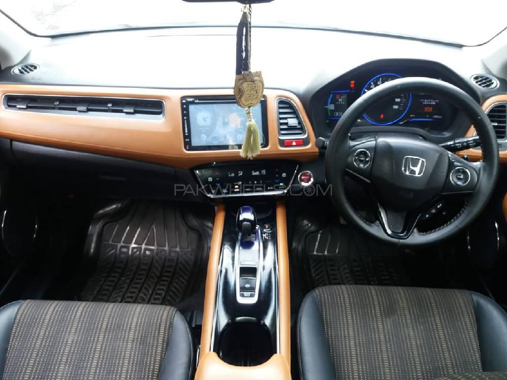 Honda Vezel 2015 for Sale in Karachi Honda Vezel 2015 for Sale in Karachi Image-4
