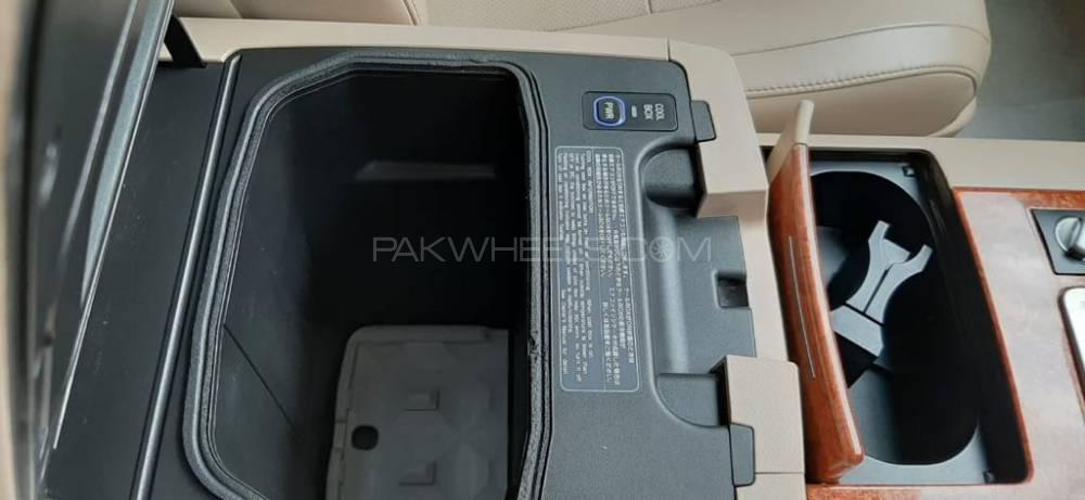 Toyota Land Cruiser 2013 for Sale in Karachi Toyota Land Cruiser 2013 for Sale in Karachi Image-9