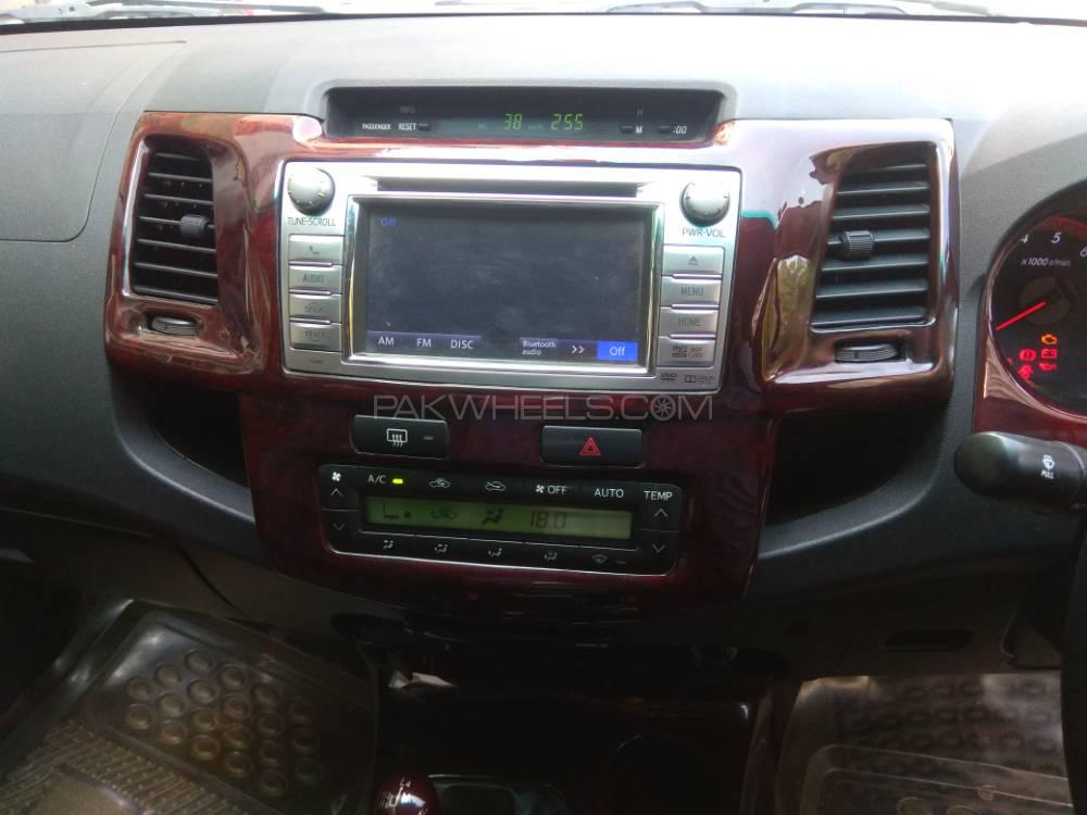 Toyota Hilux 2014 for Sale in Karachi Toyota Hilux 2014 for Sale in Karachi Image-6