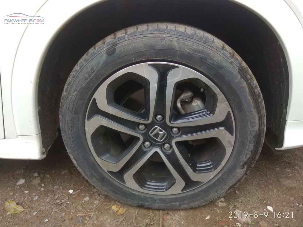 Honda Vezel 2014 for Sale in Lahore Honda Vezel 2014 for Sale in Lahore Image-14