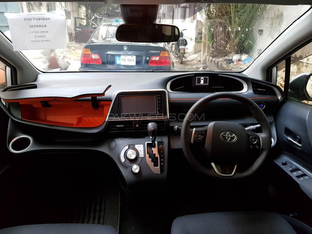 Toyota Sienta 2015 for Sale in Karachi Toyota Sienta 2015 for Sale in Karachi Image-14
