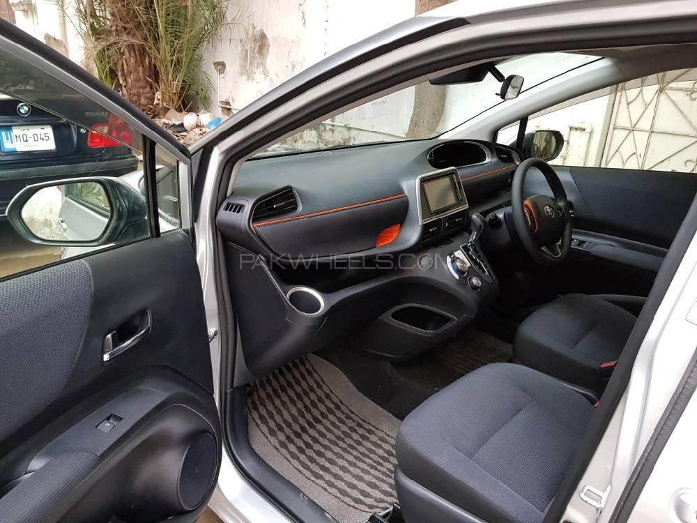 Toyota Sienta 2015 for Sale in Karachi Toyota Sienta 2015 for Sale in Karachi Image-12