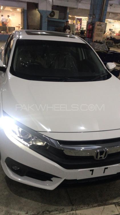 Honda Civic 2019 for Sale in Hyderabad Honda Civic 2019 for Sale in Hyderabad Image-3