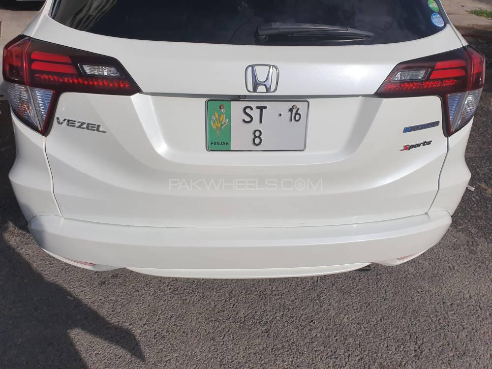 Honda Vezel 2015 for Sale in Sialkot Honda Vezel 2015 for Sale in Sialkot Image-2