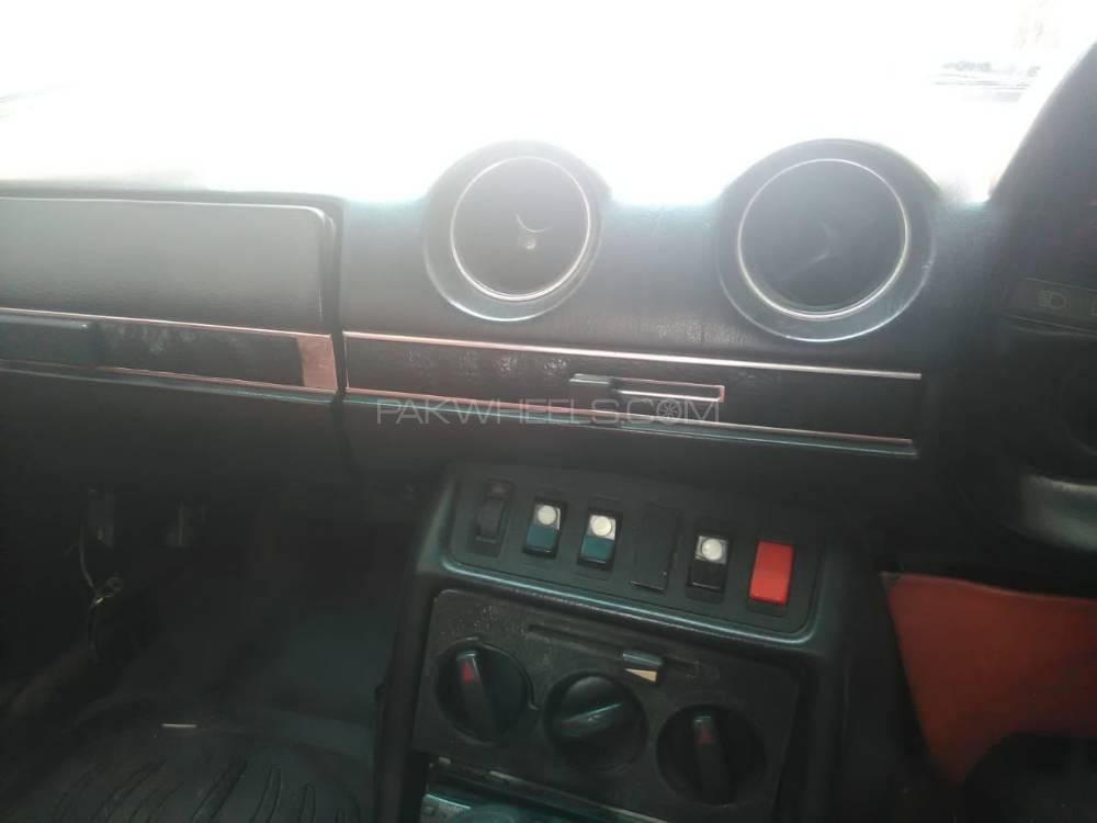 Mercedes Benz Se 220 1977 for Sale in Rawalpindi Mercedes Benz Se 220 1977 for Sale in Rawalpindi Image-3