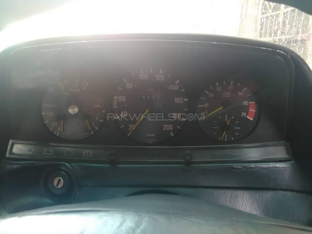 Mercedes Benz Se 220 1977 for Sale in Rawalpindi Mercedes Benz Se 220 1977 for Sale in Rawalpindi Image-4