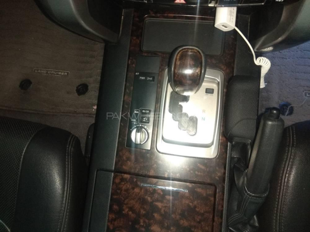 Toyota Land Cruiser 2012 for Sale in Karachi Toyota Land Cruiser 2012 for Sale in Karachi Image-6