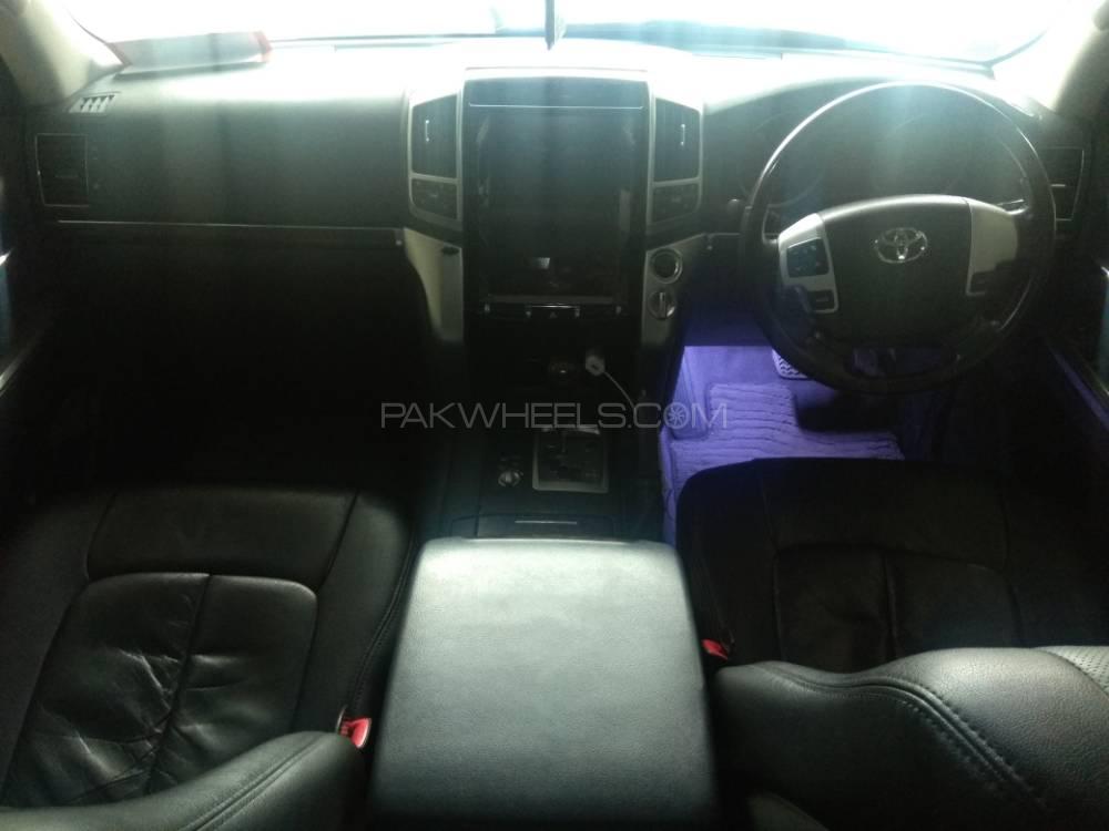 Toyota Land Cruiser 2012 for Sale in Karachi Toyota Land Cruiser 2012 for Sale in Karachi Image-12