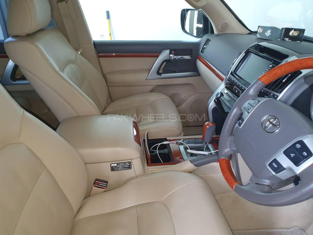 Toyota Land Cruiser 2012 for Sale in Islamabad Toyota Land Cruiser 2012 for Sale in Islamabad Image-12