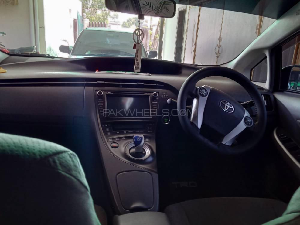 Toyota Prius 2010 for Sale in Peshawar Toyota Prius 2010 for Sale in Peshawar Image-12