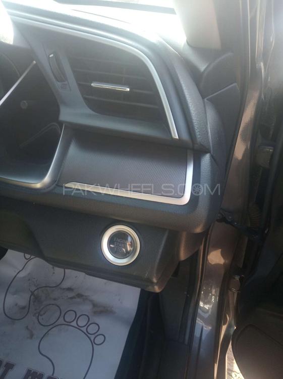 Honda Civic 2018 for Sale in Gujranwala Honda Civic 2018 for Sale in Gujranwala Image-10