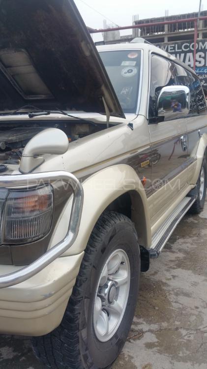 Mitsubishi Pajero 1993 for Sale in Peshawar Mitsubishi Pajero 1993 for Sale in Peshawar Image-3