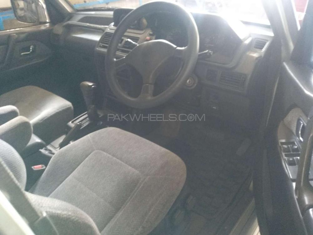Mitsubishi Pajero 1993 for Sale in Multan Mitsubishi Pajero 1993 for Sale in Multan Image-3