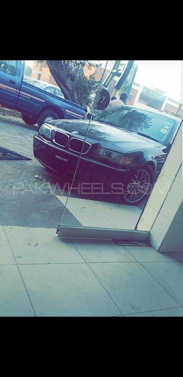 BMW 3 Series 2004 for Sale in Faisalabad BMW 3 Series 2004 for Sale in Faisalabad Image-4