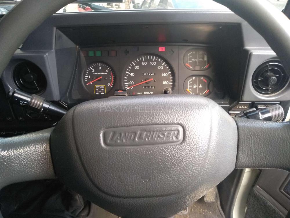 Toyota Land Cruiser 1992 for Sale in Karachi Toyota Land Cruiser 1992 for Sale in Karachi Image-4