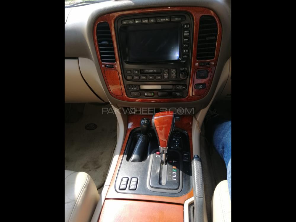 Lexus LX Series 2002 for Sale in Sialkot Lexus LX Series 2002 for Sale in Sialkot Image-9