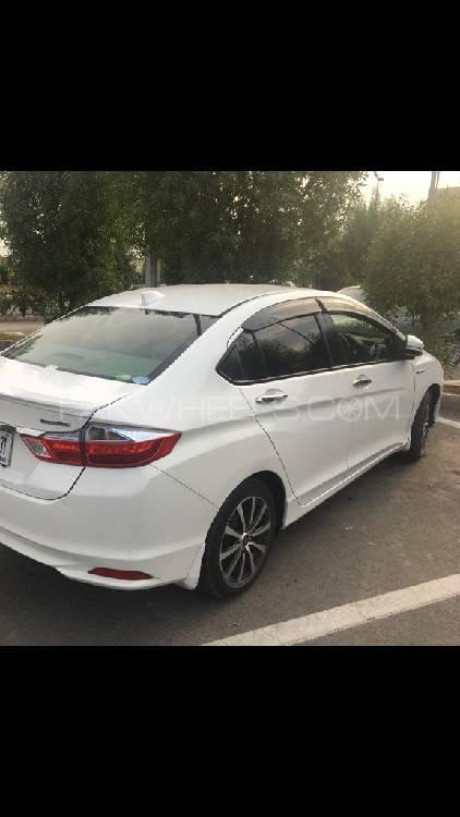 Honda Grace Hybrid 2015 for Sale in Multan Honda Grace Hybrid 2015 for Sale in Multan Image-18