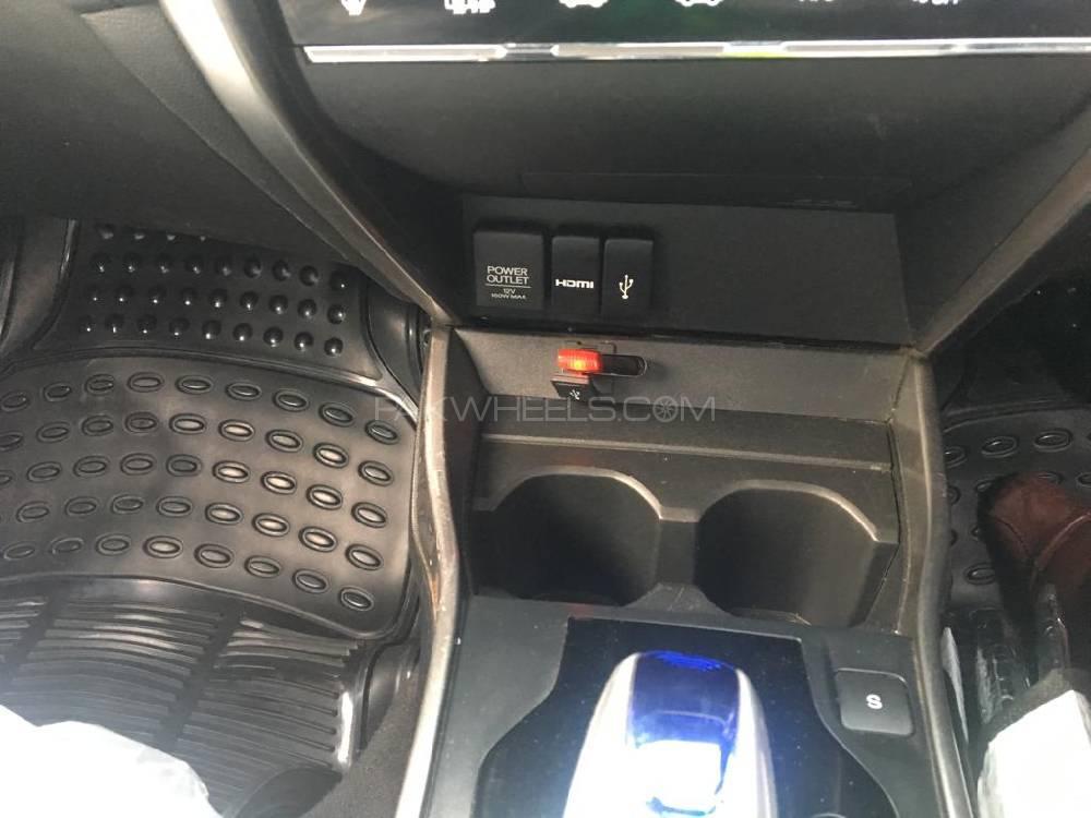 Honda Grace Hybrid 2015 for Sale in Multan Honda Grace Hybrid 2015 for Sale in Multan Image-19