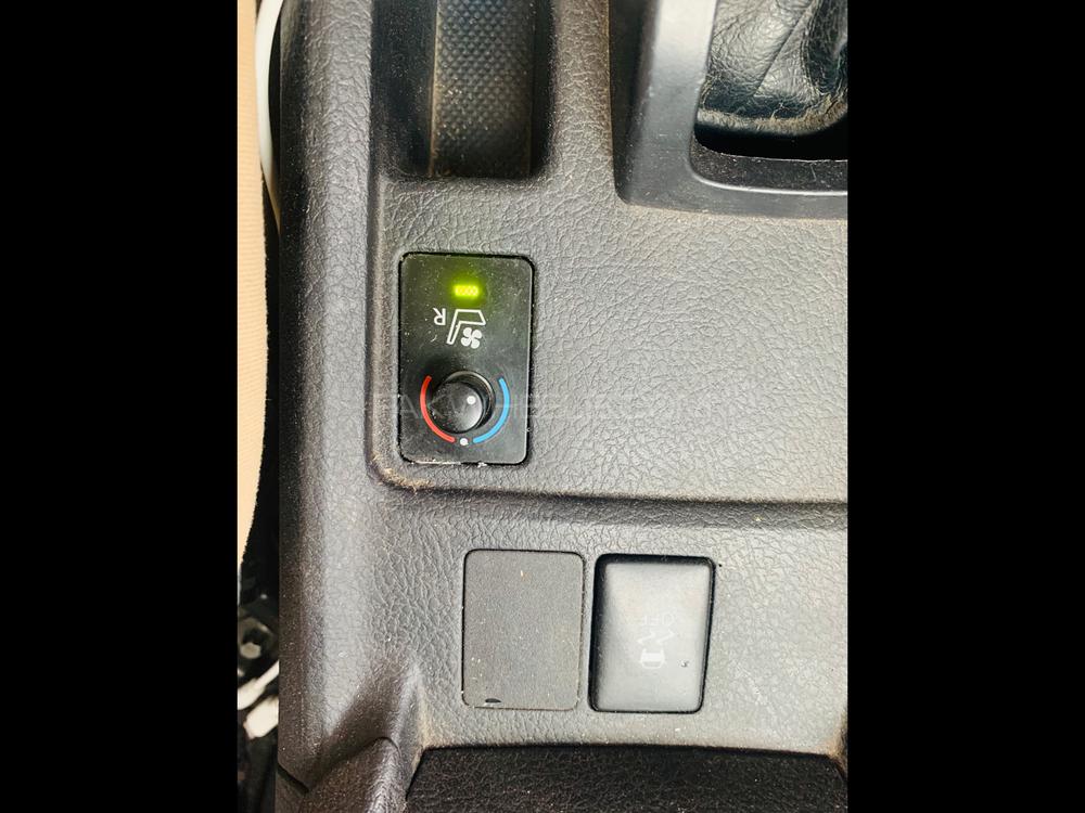 Toyota Corolla Axio 2012 for Sale in Peshawar Toyota Corolla Axio 2012 for Sale in Peshawar Image-4