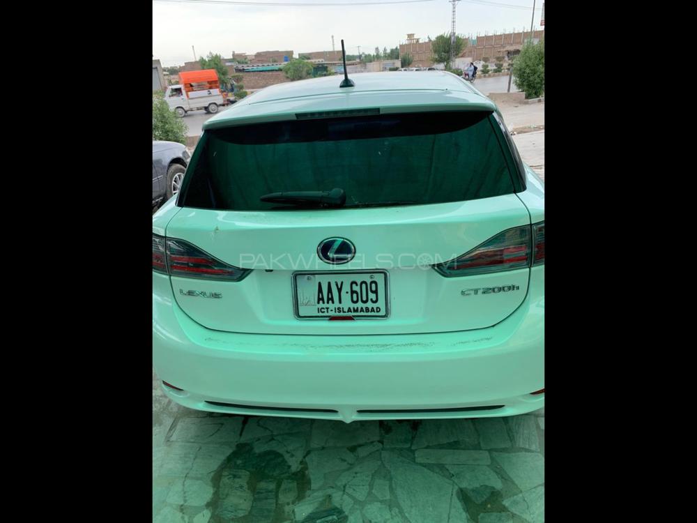 Lexus CT200h 2011 for Sale in Peshawar Lexus CT200h 2011 for Sale in Peshawar Image-2