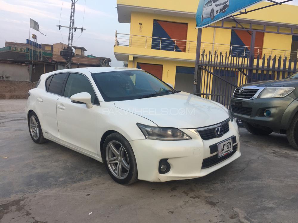 Lexus CT200h 2011 for Sale in Peshawar Lexus CT200h 2011 for Sale in Peshawar Image-3