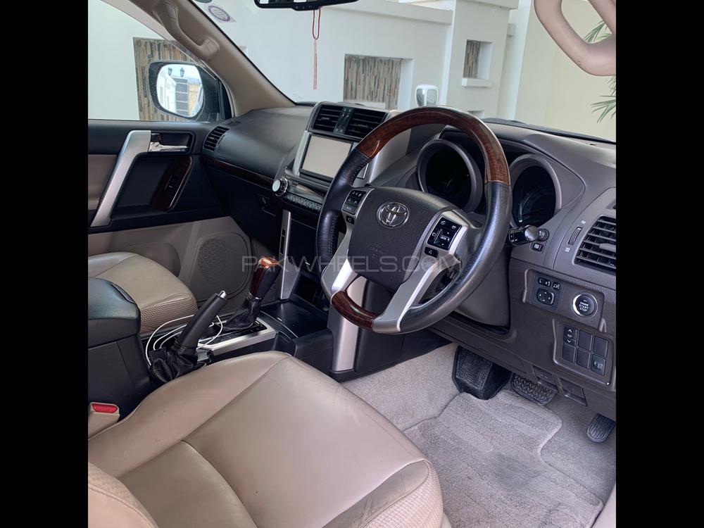 Toyota Prado 2011 for Sale in Gujranwala Toyota Prado 2011 for Sale in Gujranwala Image-3