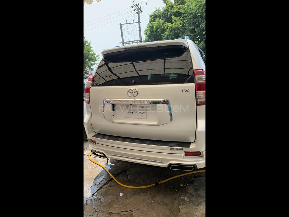 Toyota Prado 2010 for Sale in Peshawar Toyota Prado 2010 for Sale in Peshawar Image-4
