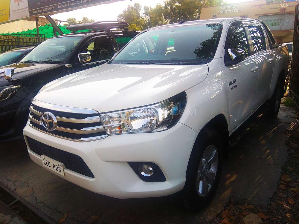 Toyota Hilux 2018 for Sale in Lahore Toyota Hilux 2018 for Sale in Lahore Image-3