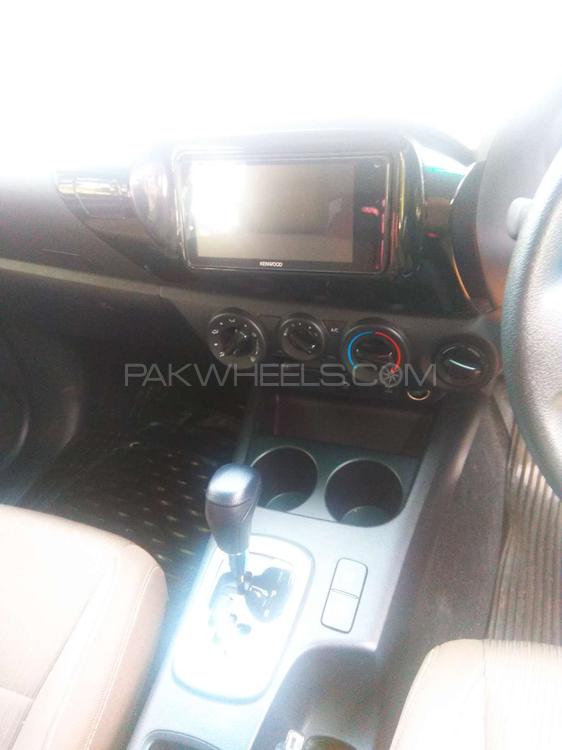 Toyota Hilux 2018 for Sale in Lahore Toyota Hilux 2018 for Sale in Lahore Image-9