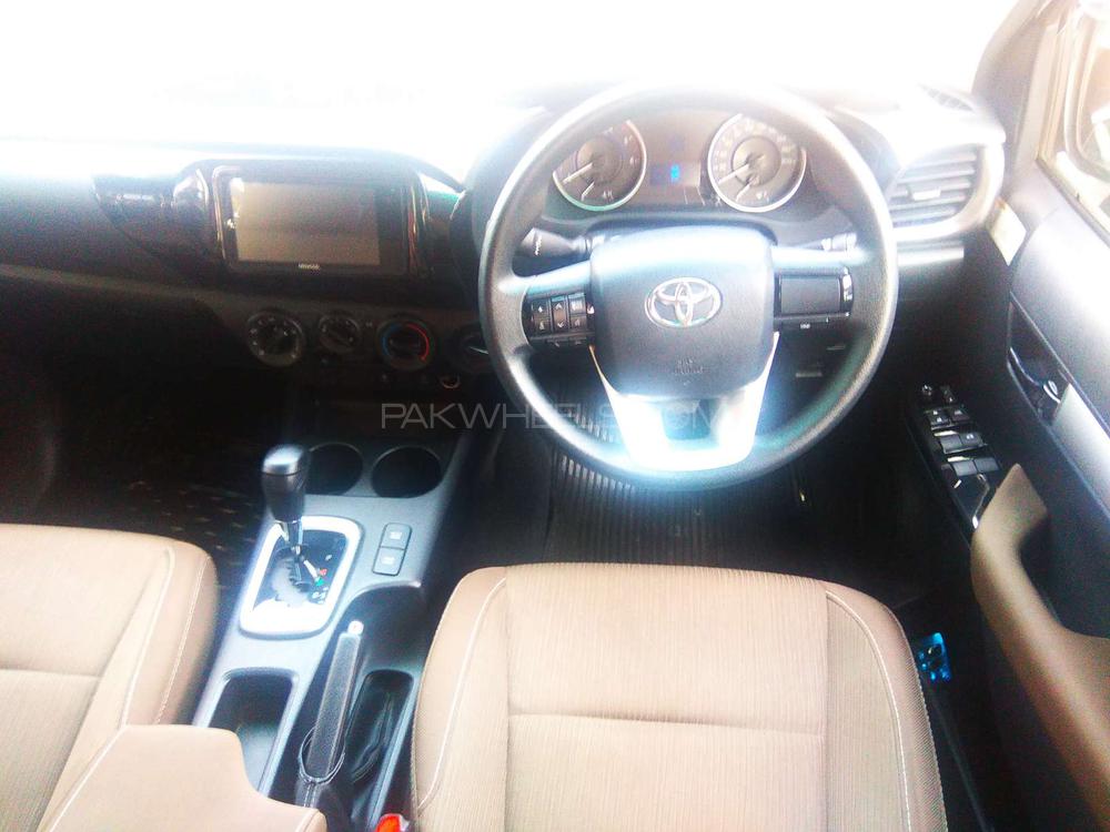Toyota Hilux 2018 for Sale in Lahore Toyota Hilux 2018 for Sale in Lahore Image-12