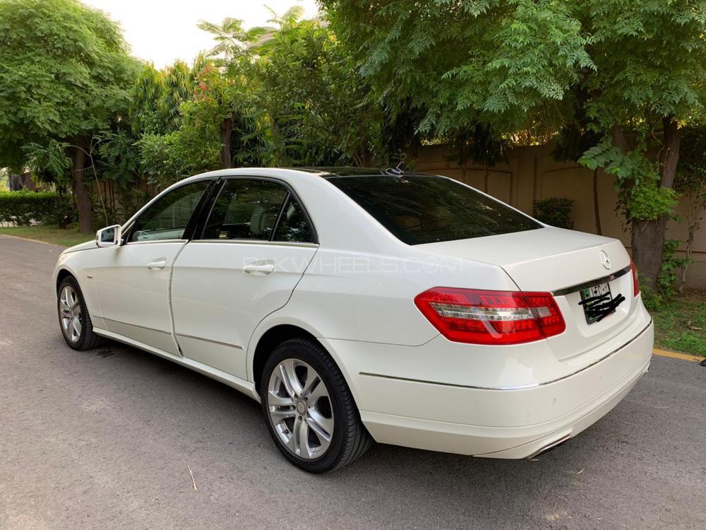 Mercedes Benz E Class 2012 for Sale in Lahore Mercedes Benz E Class 2012 for Sale in Lahore Image-3