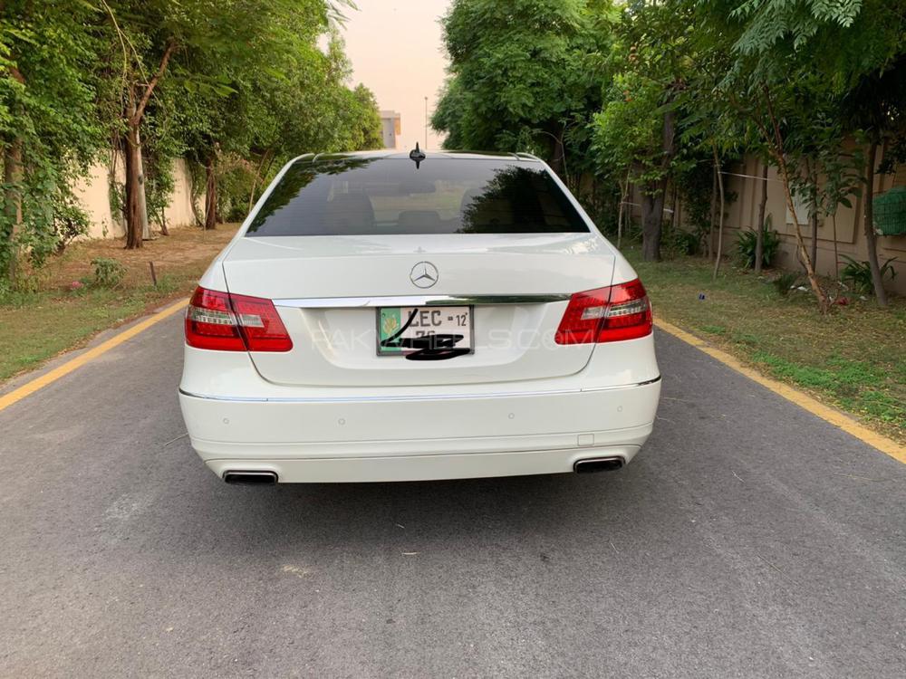 Mercedes Benz E Class 2012 for Sale in Lahore Mercedes Benz E Class 2012 for Sale in Lahore Image-4