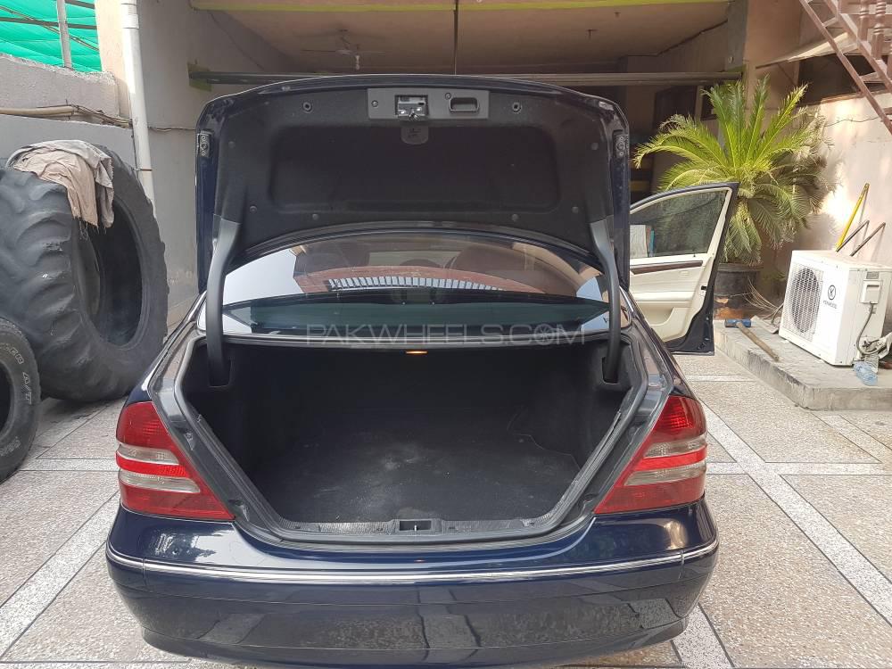 Mercedes Benz C Class 2005 for Sale in Lahore Mercedes Benz C Class 2005 for Sale in Lahore Image-5