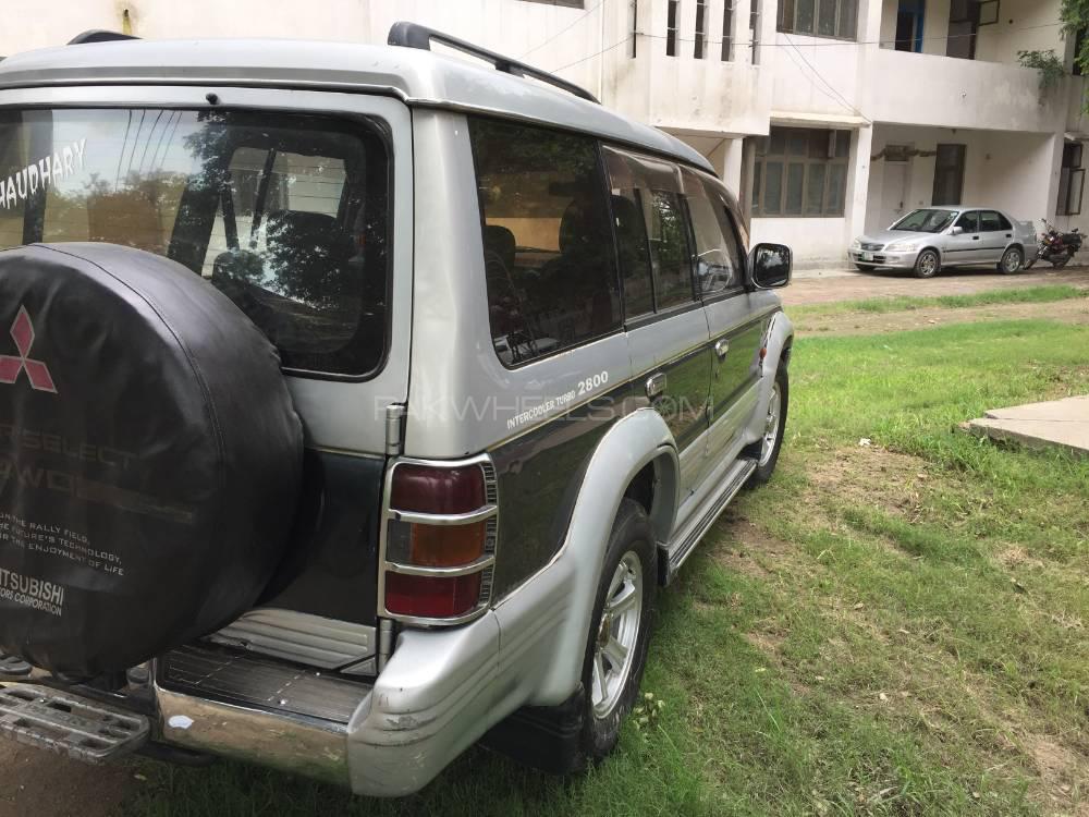 Mitsubishi Pajero 1993 for Sale in Lahore Mitsubishi Pajero 1993 for Sale in Lahore Image-6