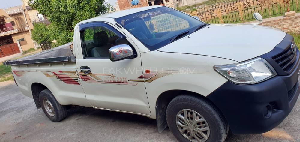 Toyota Hilux 2015 for Sale in Lahore Image-1