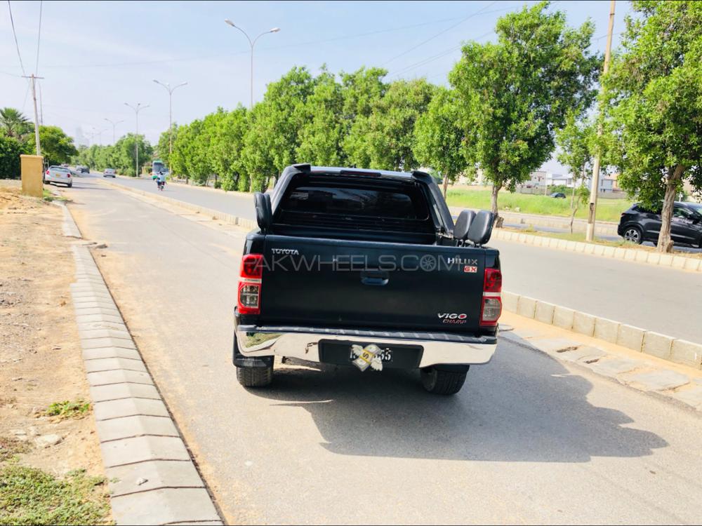 Toyota Hilux 2015 for Sale in Karachi Toyota Hilux 2015 for Sale in Karachi Image-3
