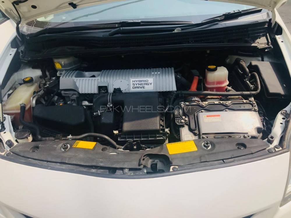 Toyota Prius 2012 for Sale in Peshawar Toyota Prius 2012 for Sale in Peshawar Image-15