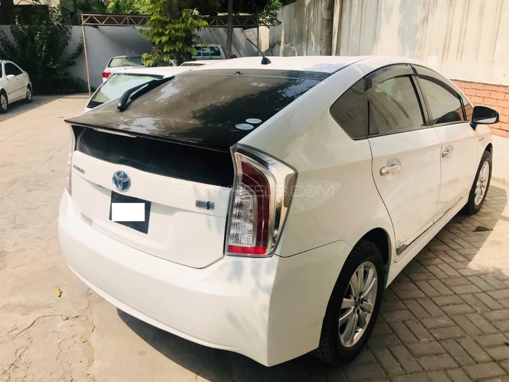 Toyota Prius 2012 for Sale in Peshawar Toyota Prius 2012 for Sale in Peshawar Image-16