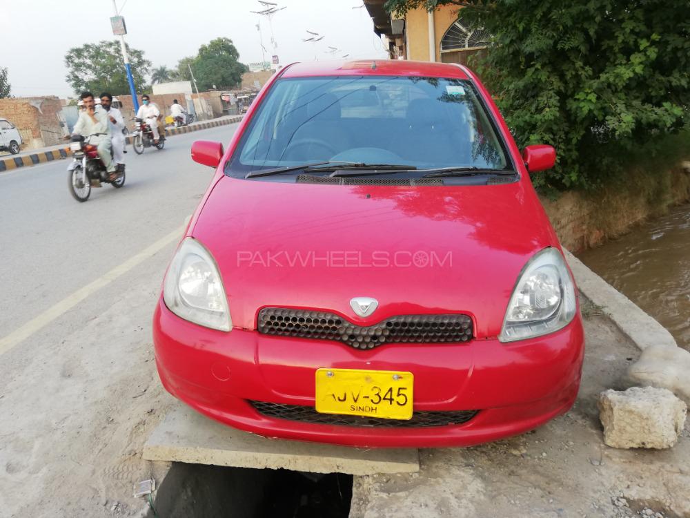 Toyota Vitz 2000 for Sale in Bannu Image-1